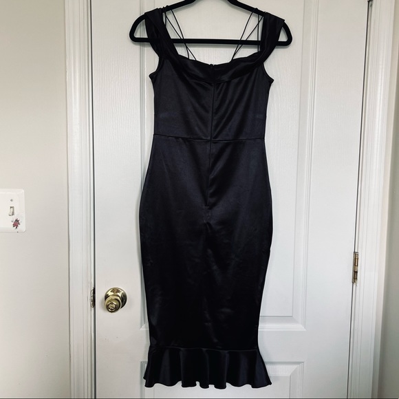 NWOT AX Paris satin one shoulder cut out maxi dress in black - Picture 10 of 13